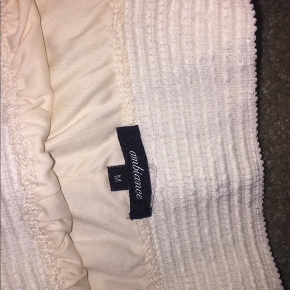 white shorts - Picture 3 of 3